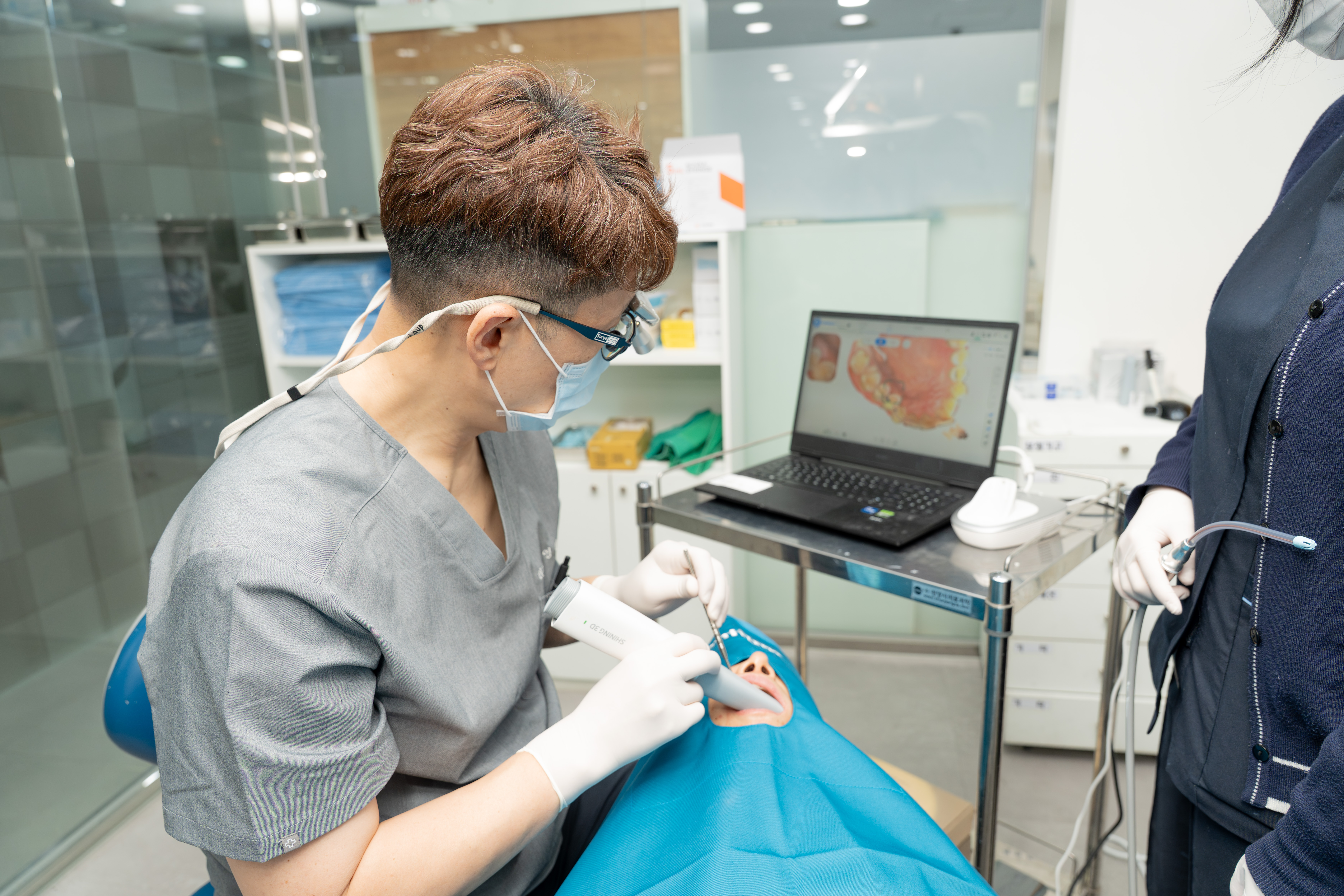 임플란트 재수술 정밀 진단 이미지